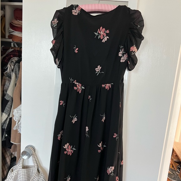 (❗️Need to sell this week -LIKE NEW) black floral dress - Picture 3 of 4